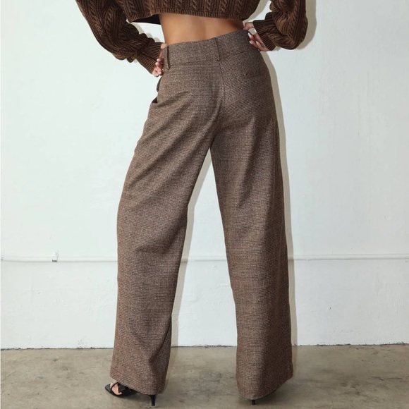 Stylish Checkered Trousers - Picture 2 of 2